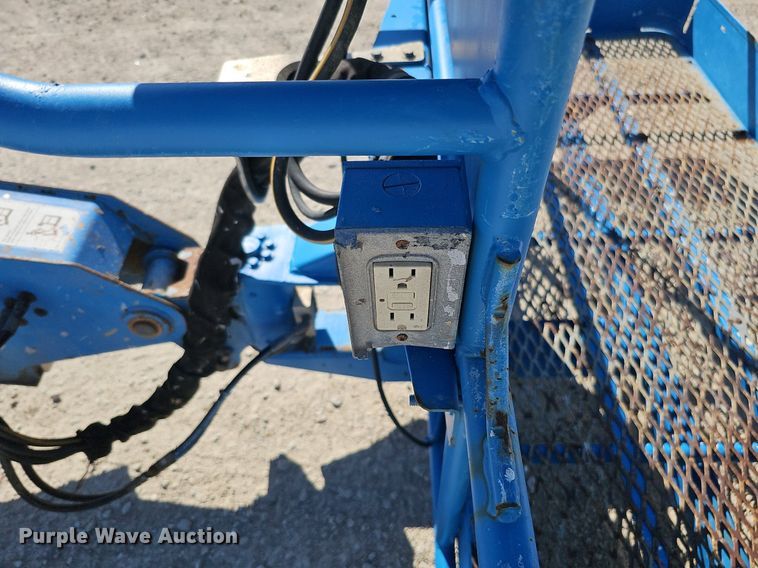 image for item DQ8599 2008 Genie S-60 boom lift