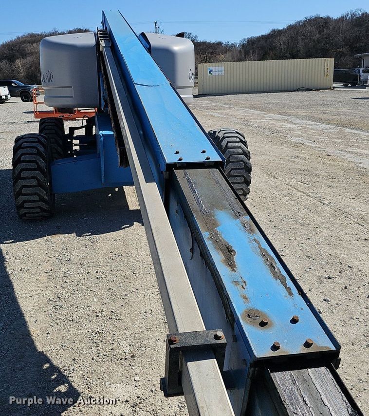image for item DQ8599 2008 Genie S-60 boom lift