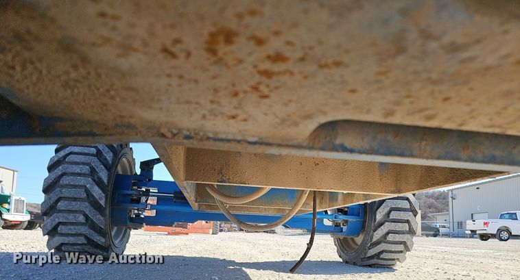 image for item DQ8599 2008 Genie S-60 boom lift