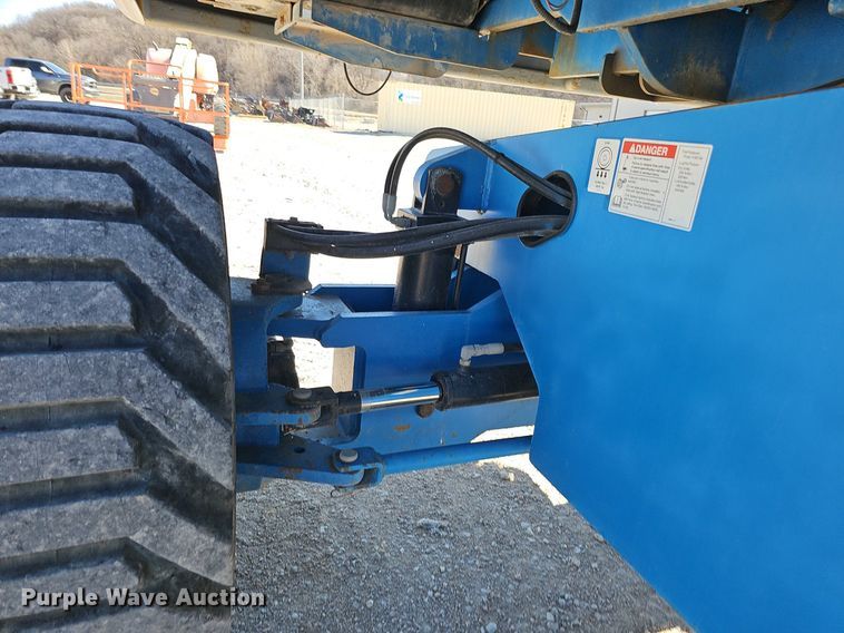 image for item DQ8599 2008 Genie S-60 boom lift