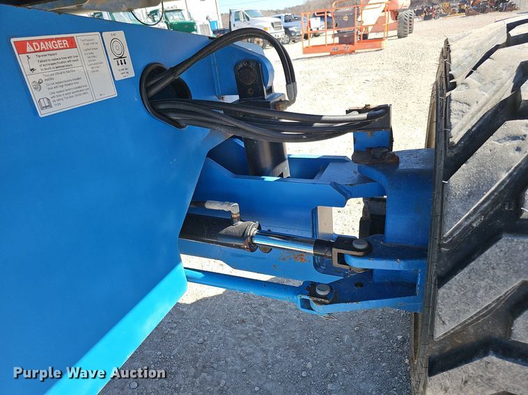 image for item DQ8599 2008 Genie S-60 boom lift