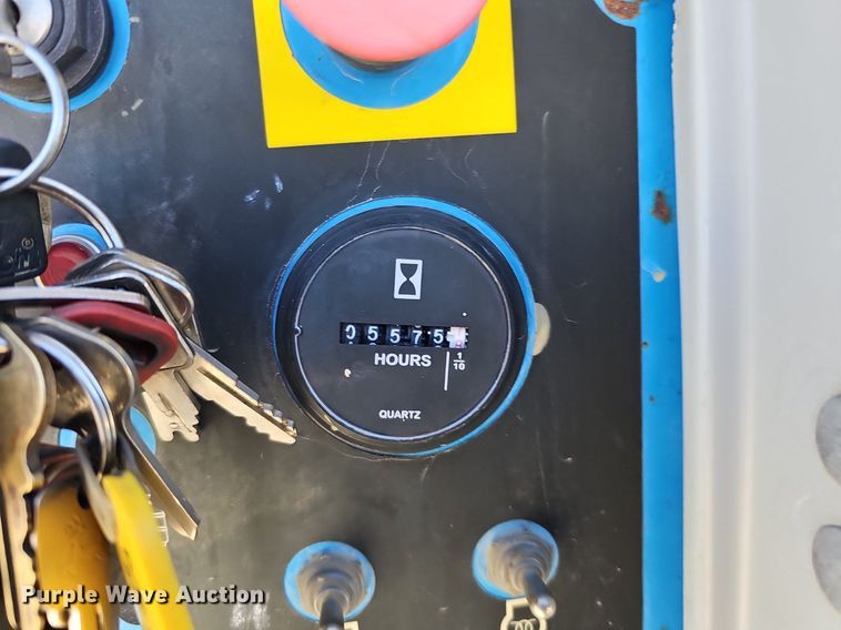 image for item DQ8599 2008 Genie S-60 boom lift