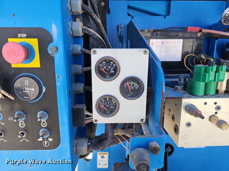 image for item DQ8599 2008 Genie S-60 boom lift