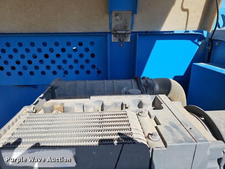 image for item DQ8599 2008 Genie S-60 boom lift