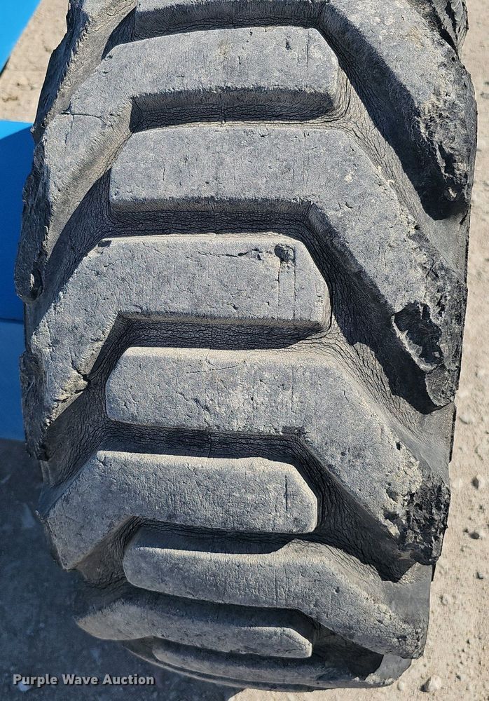 image for item DQ8599 2008 Genie S-60 boom lift