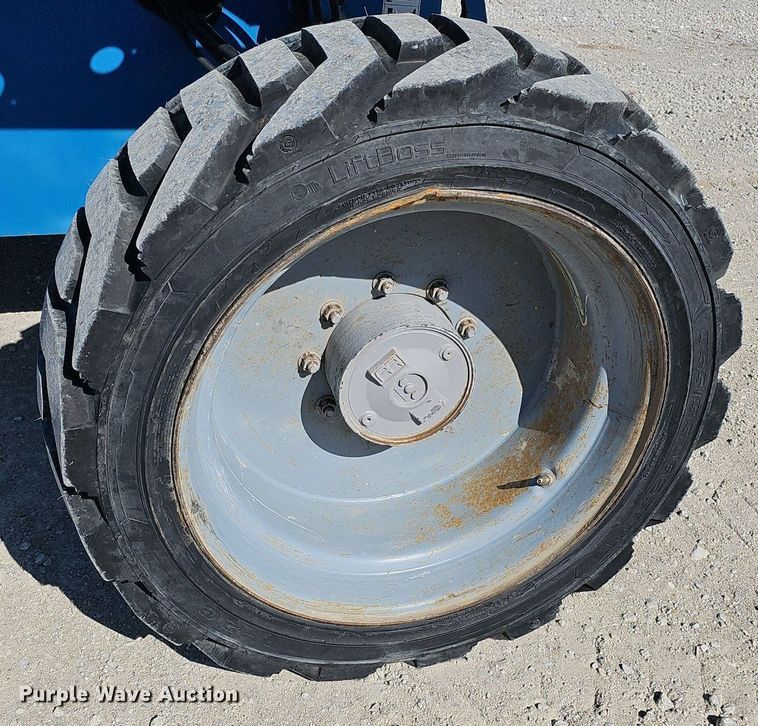 image for item DQ8599 2008 Genie S-60 boom lift