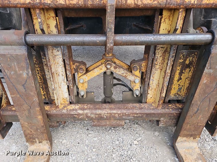 image for item DQ8611 1974 Caterpillar 950 wheel loader