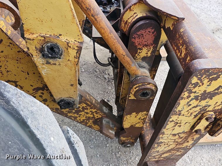 image for item DQ8611 1974 Caterpillar 950 wheel loader