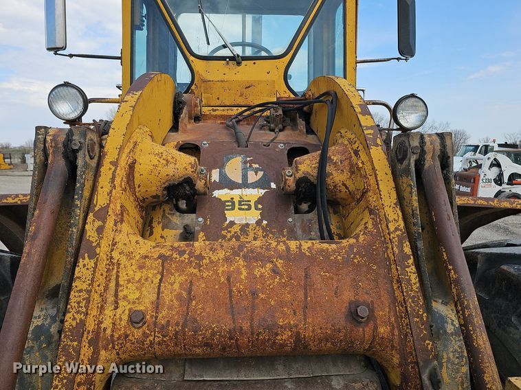 image for item DQ8611 1974 Caterpillar 950 wheel loader
