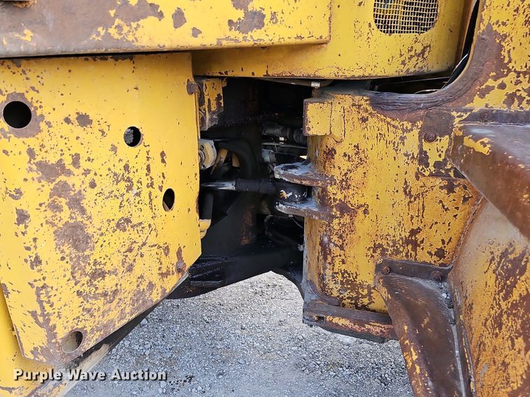 image for item DQ8611 1974 Caterpillar 950 wheel loader
