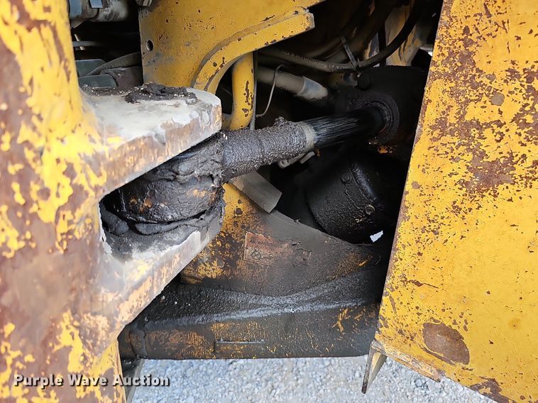 image for item DQ8611 1974 Caterpillar 950 wheel loader