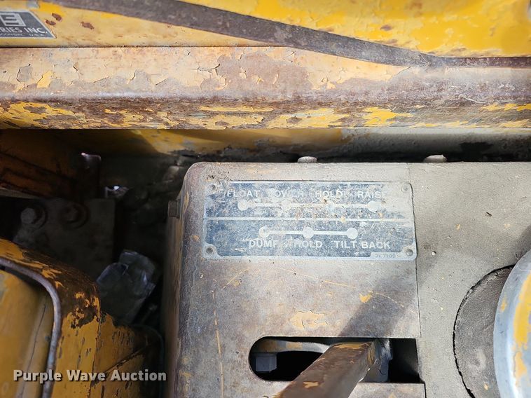 image for item DQ8611 1974 Caterpillar 950 wheel loader