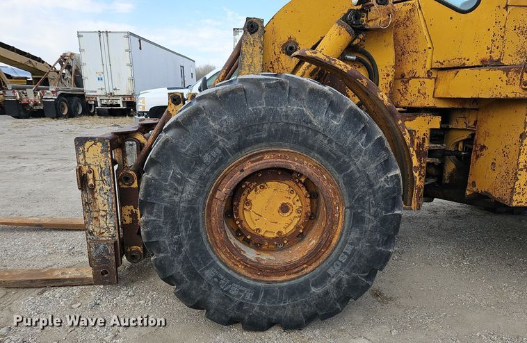 image for item DQ8611 1974 Caterpillar 950 wheel loader