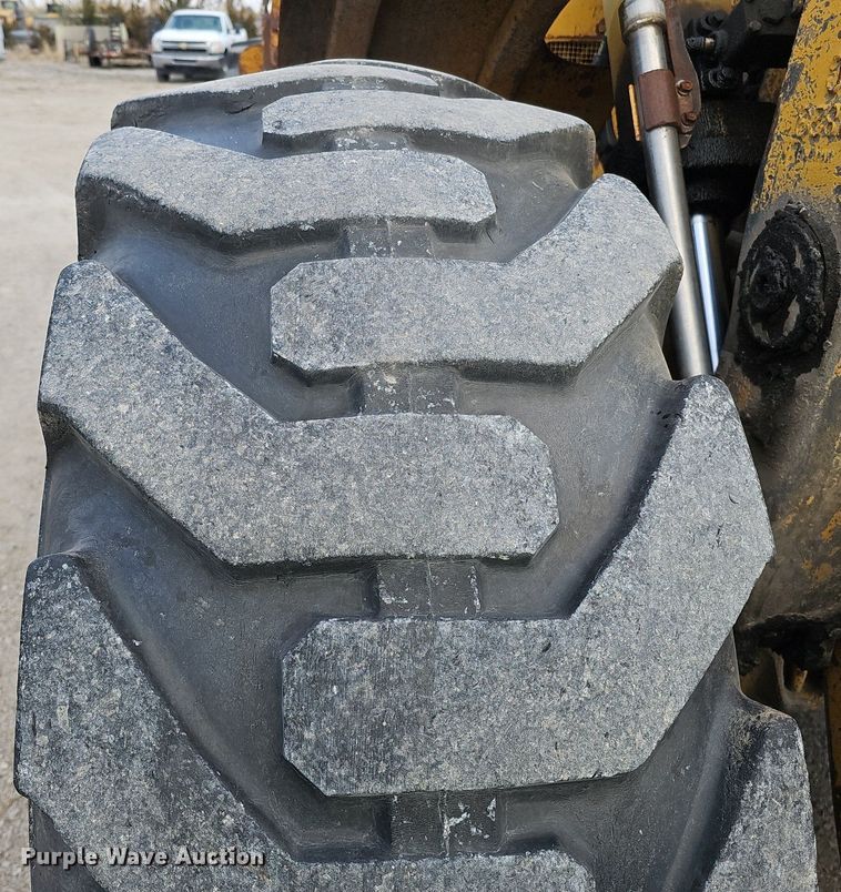 image for item DQ8611 1974 Caterpillar 950 wheel loader