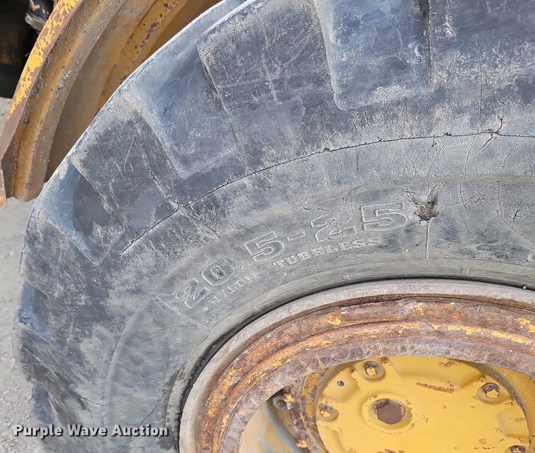 image for item DQ8611 1974 Caterpillar 950 wheel loader