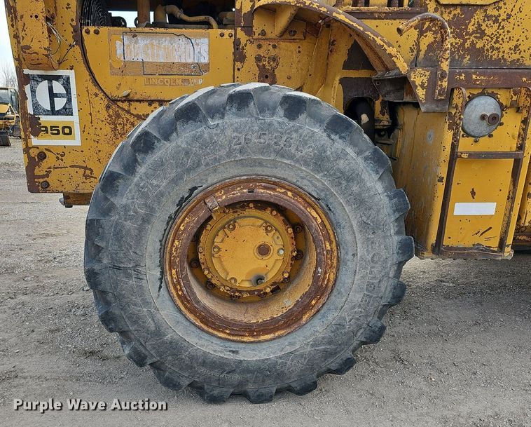 image for item DQ8611 1974 Caterpillar 950 wheel loader