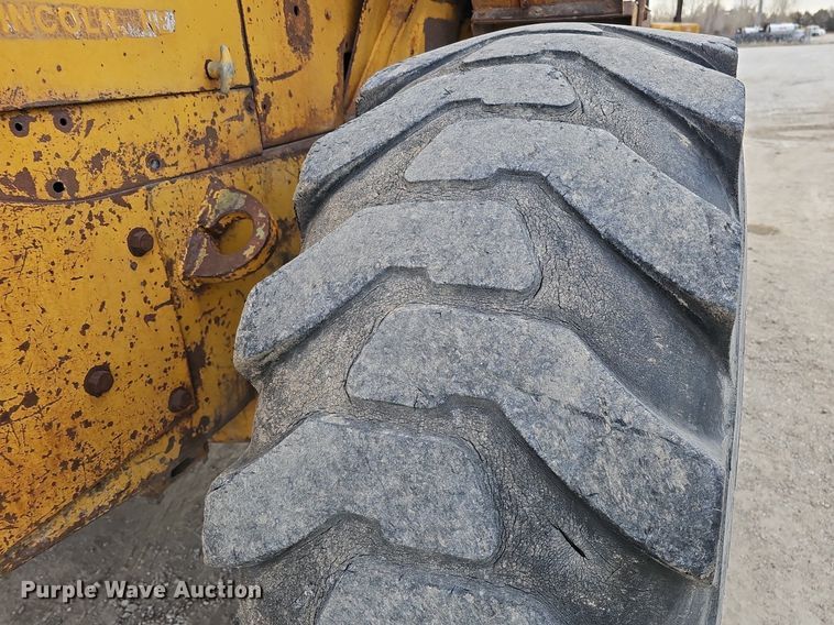 image for item DQ8611 1974 Caterpillar 950 wheel loader