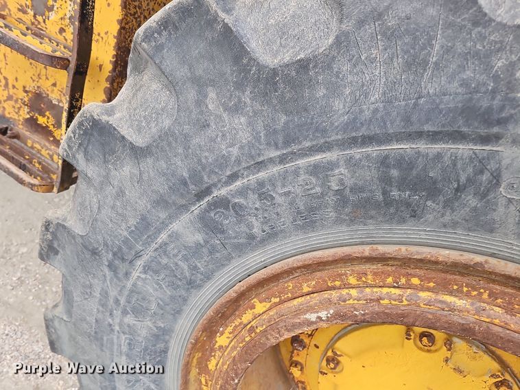 image for item DQ8611 1974 Caterpillar 950 wheel loader