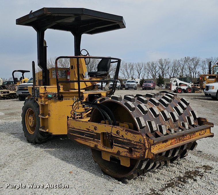 image for item DQ8614 1986 Ingersoll Rand SPF-48 single drum vibratory roller