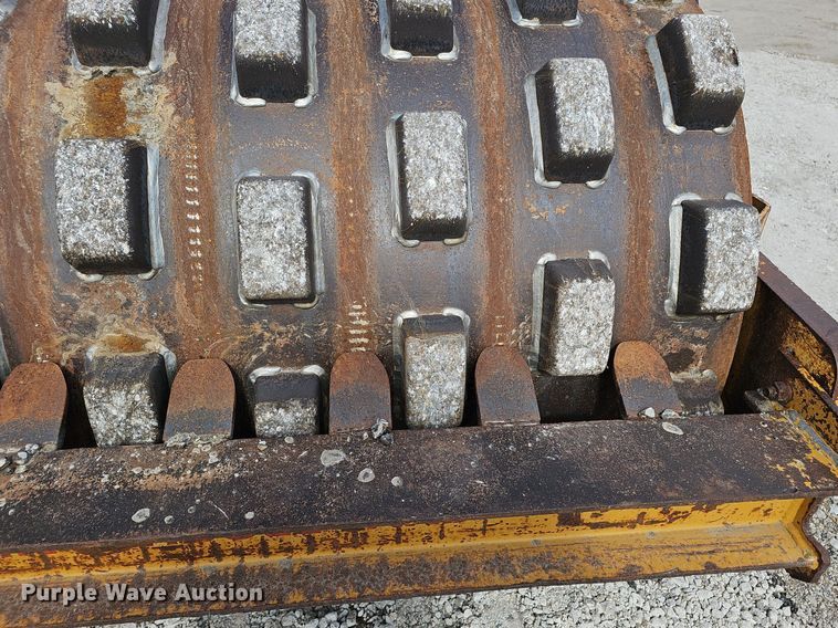 image for item DQ8614 1986 Ingersoll Rand SPF-48 single drum vibratory roller