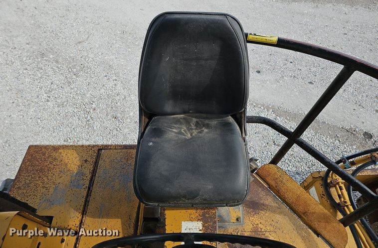 image for item DQ8614 1986 Ingersoll Rand SPF-48 single drum vibratory roller