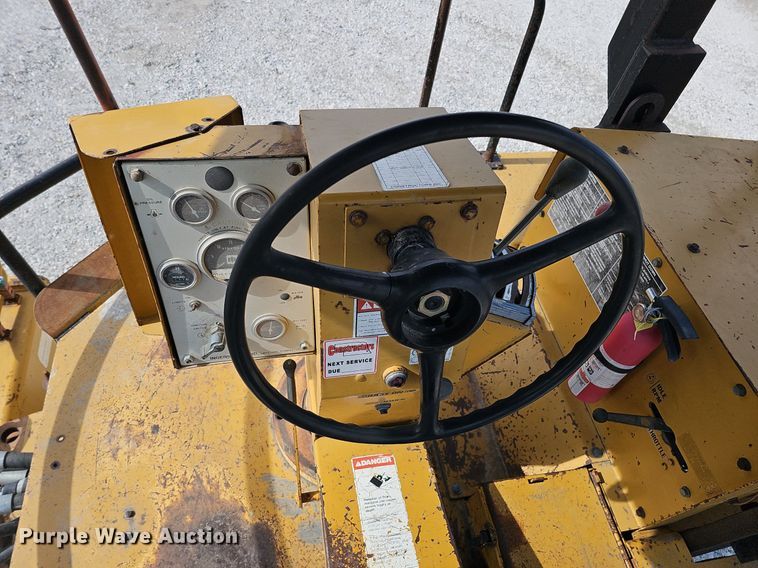 image for item DQ8614 1986 Ingersoll Rand SPF-48 single drum vibratory roller