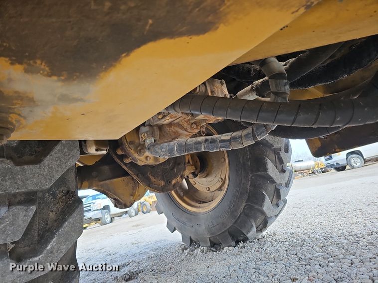 image for item DQ8614 1986 Ingersoll Rand SPF-48 single drum vibratory roller