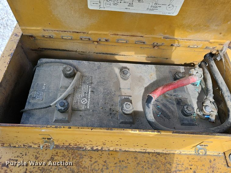 image for item DQ8614 1986 Ingersoll Rand SPF-48 single drum vibratory roller