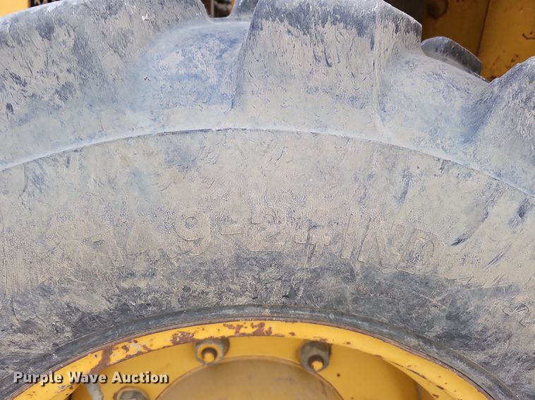 image for item DQ8614 1986 Ingersoll Rand SPF-48 single drum vibratory roller