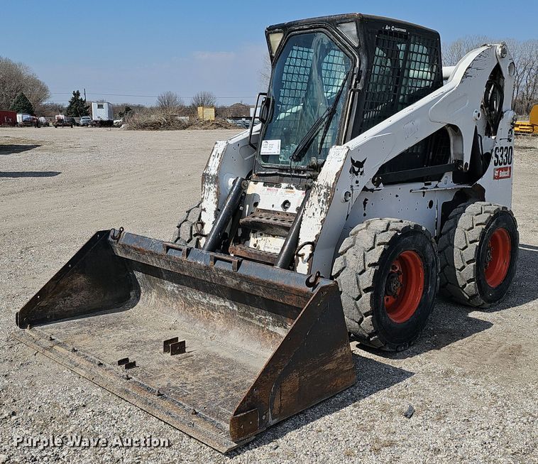 image for item DQ8617 2007 Bobcat S330 skid steer loader