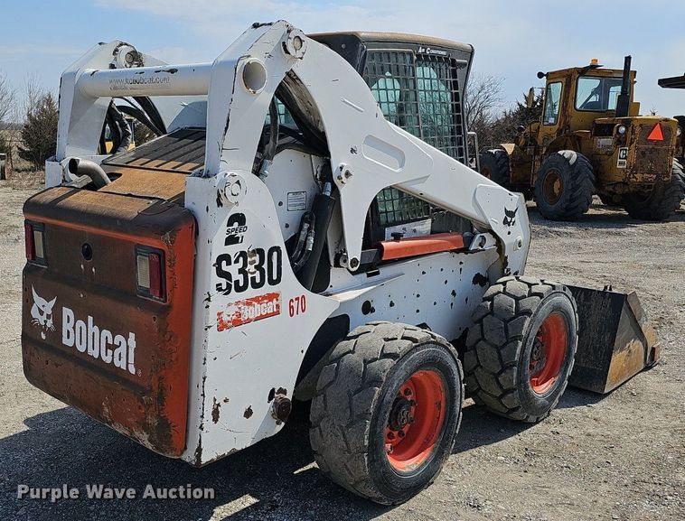 image for item DQ8617 2007 Bobcat S330 skid steer loader