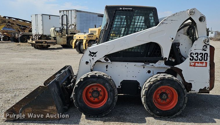 image for item DQ8617 2007 Bobcat S330 skid steer loader