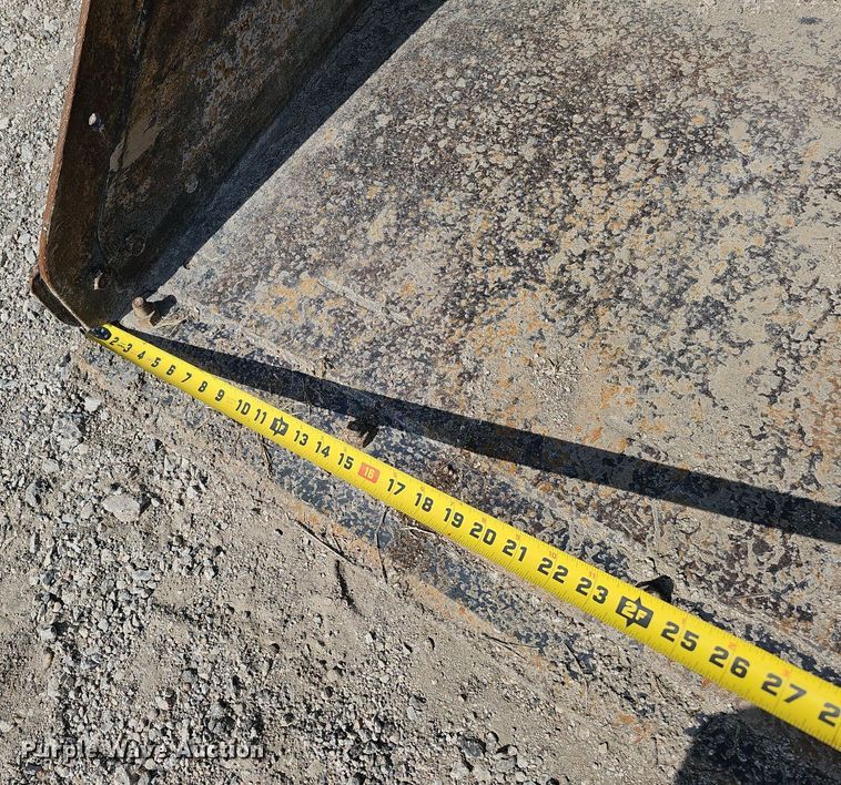 image for item DQ8617 2007 Bobcat S330 skid steer loader