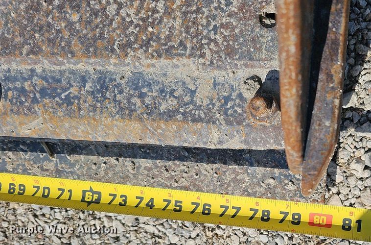 image for item DQ8617 2007 Bobcat S330 skid steer loader