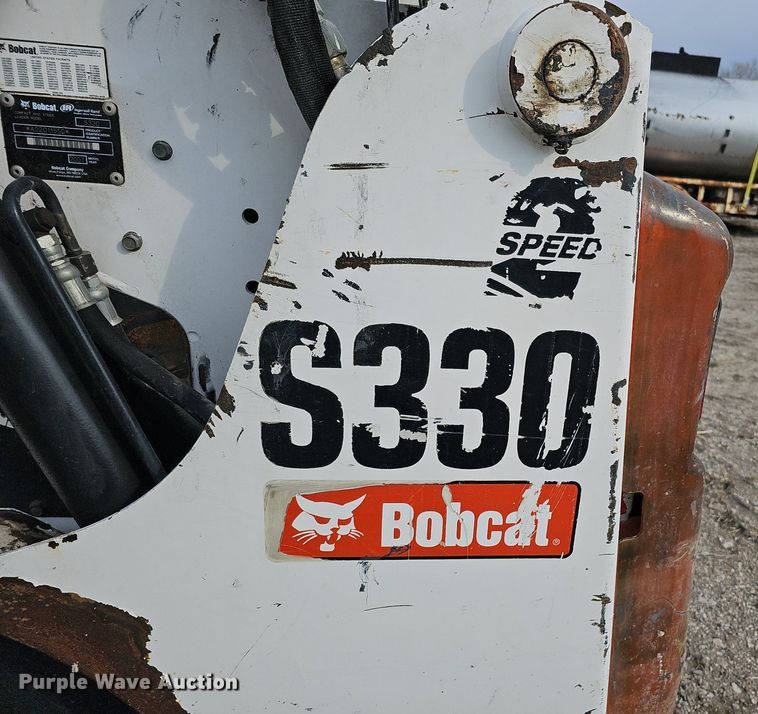image for item DQ8617 2007 Bobcat S330 skid steer loader