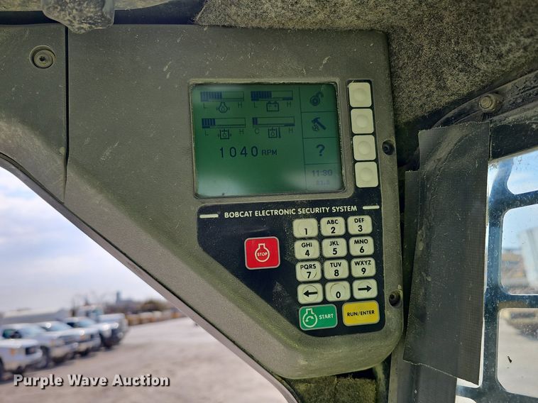 image for item DQ8617 2007 Bobcat S330 skid steer loader