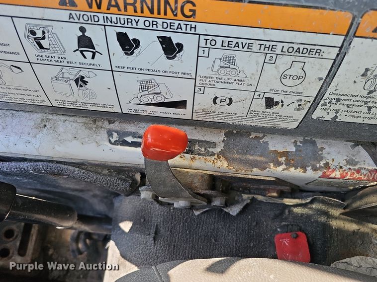 image for item DQ8617 2007 Bobcat S330 skid steer loader