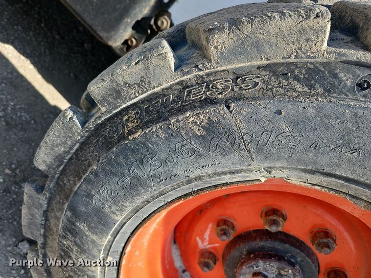 image for item DQ8617 2007 Bobcat S330 skid steer loader