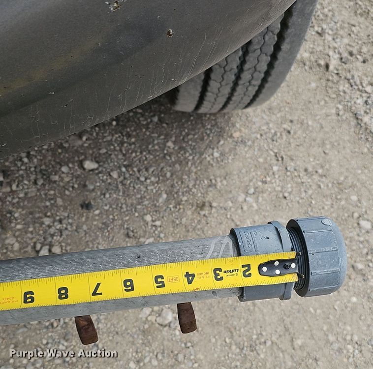 image for item DQ8618 2004 International 4200 truck cab and chassis