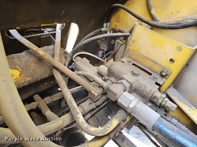 image for item DQ8620 1999 Komatsu WA180-3L wheel loader