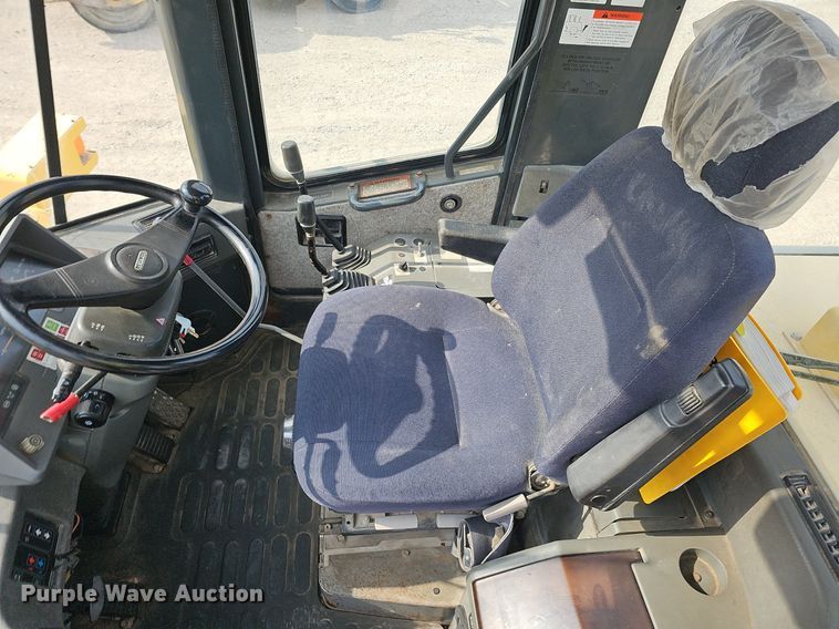 image for item DQ8620 1999 Komatsu WA180-3L wheel loader
