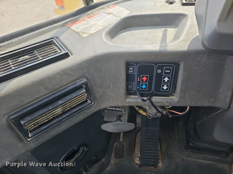 image for item DQ8620 1999 Komatsu WA180-3L wheel loader