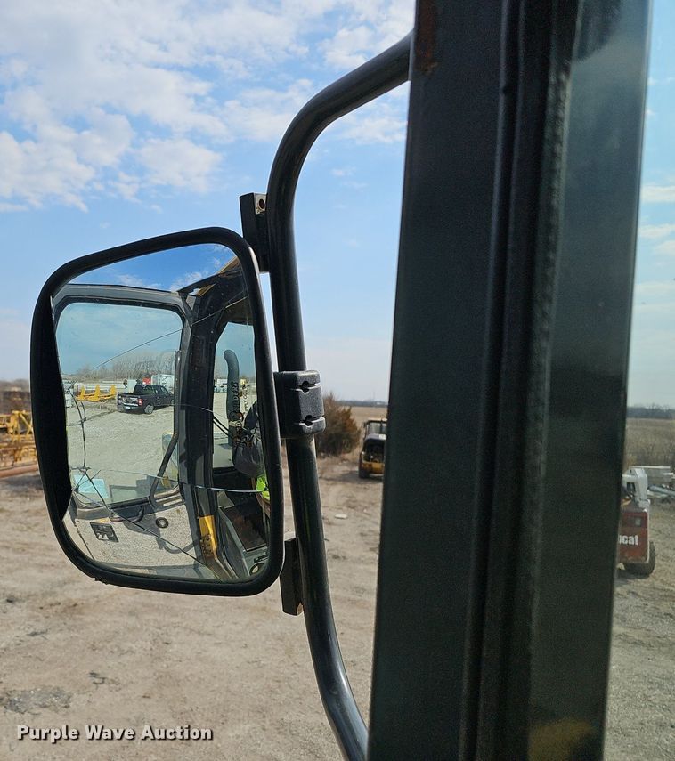 image for item DQ8620 1999 Komatsu WA180-3L wheel loader