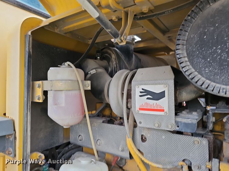 image for item DQ8620 1999 Komatsu WA180-3L wheel loader