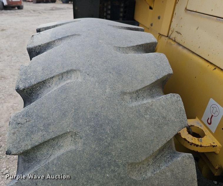 image for item DQ8620 1999 Komatsu WA180-3L wheel loader