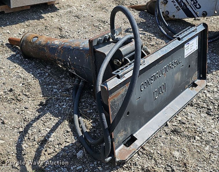image for item DQ8628 2013 Bobcat HB980 skid steer breaker