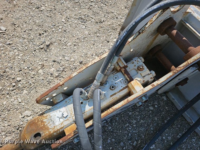 image for item DQ8629 FRD FX55WB-50 skid steer breaker