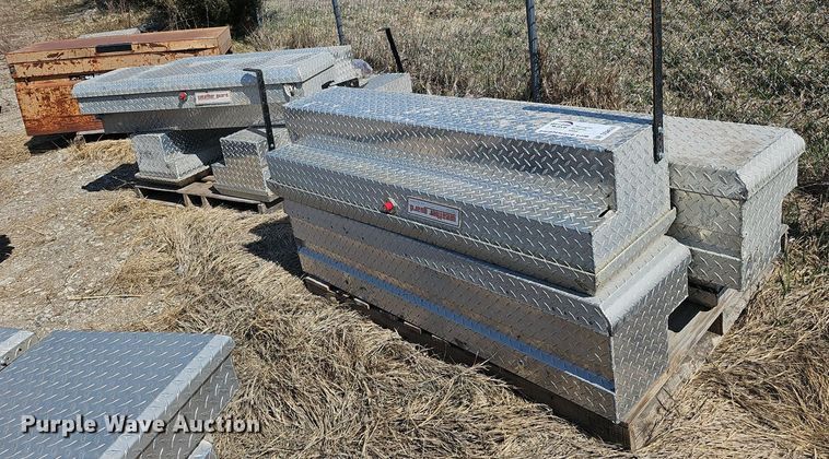 image for item DQ8630 (17) toolboxes