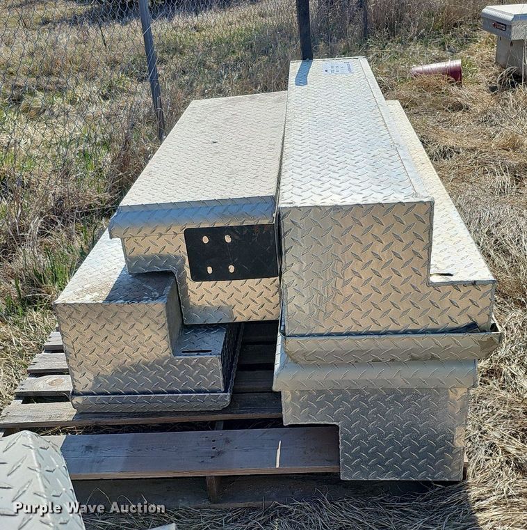 image for item DQ8630 (17) toolboxes