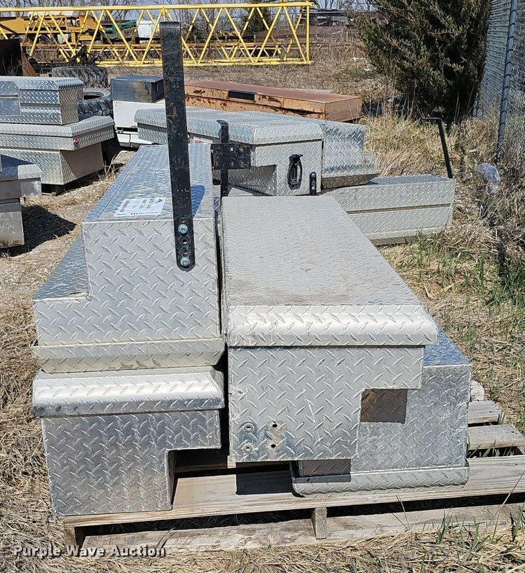 image for item DQ8630 (17) toolboxes